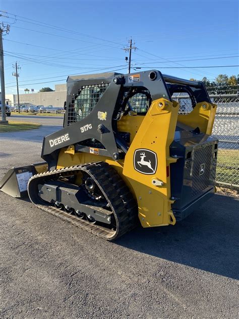 2023 John Deere 317G 